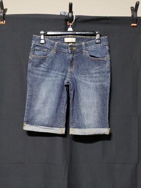 Banana Republic Cuffed Bermuda Dark Wash  Denim Shorts. Size: 26/2